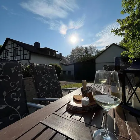 Lochhof Zwei - Eifelurlaub Mit Farmcharme بيت للعطل هيلينثال